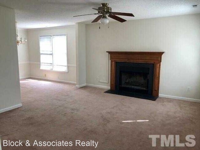 Building Photo - 3 br, 2.5 bath House - 102 Kronos Lane