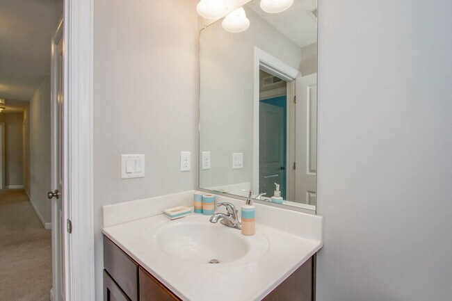 Foto del edificio - 813 Evelyn Way