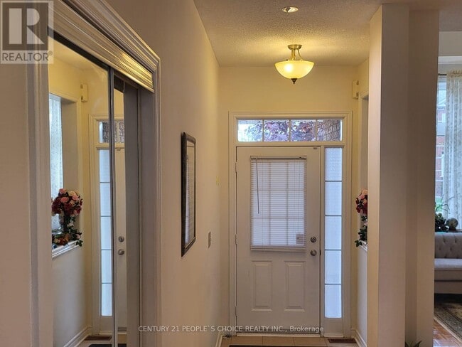 Building Photo - 5658 Freshwater Dr