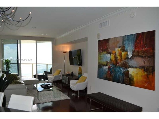 Building Photo - 16699 Collins Ave
