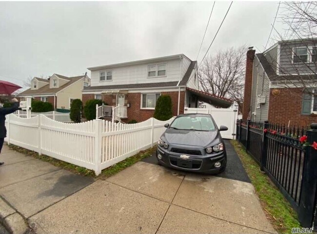 Building Photo - 766 Meacham Ave
