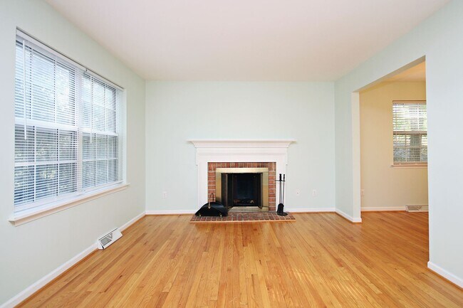 Foto del edificio - Student & Pet-Friendly Fry's Spring Duplex