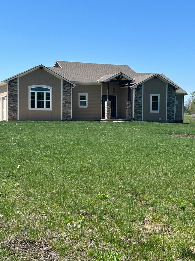 Foto del edificio - 10420 Evening Star Rd - Wonderful newer ru...