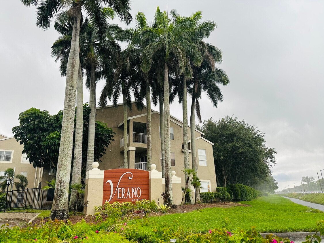 Foto principal - 1760 Palm Cove Blvd
