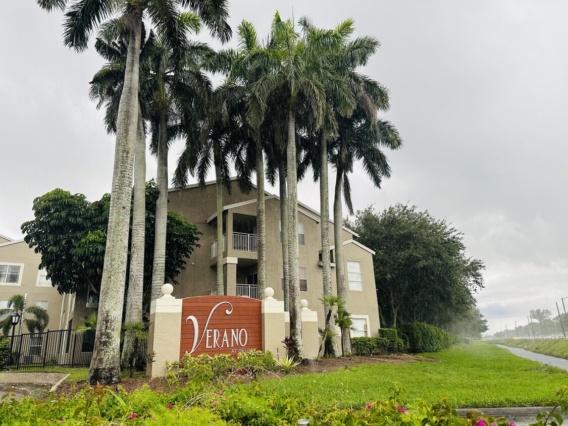 Primary Photo - 1760 Palm Cove Blvd