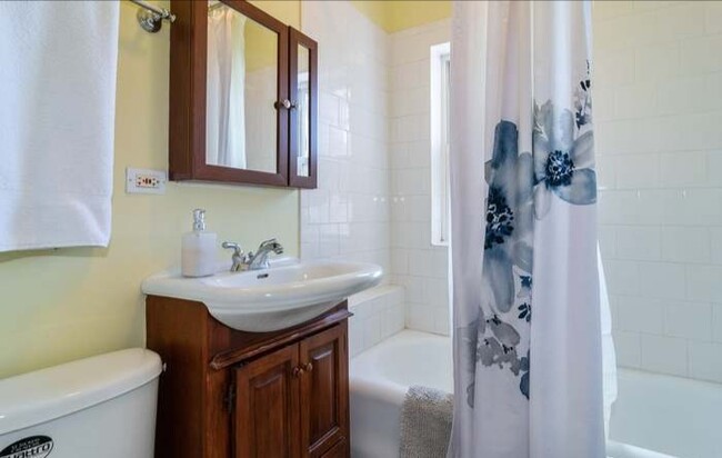 Bathroom - 906 S Elmwood Ave