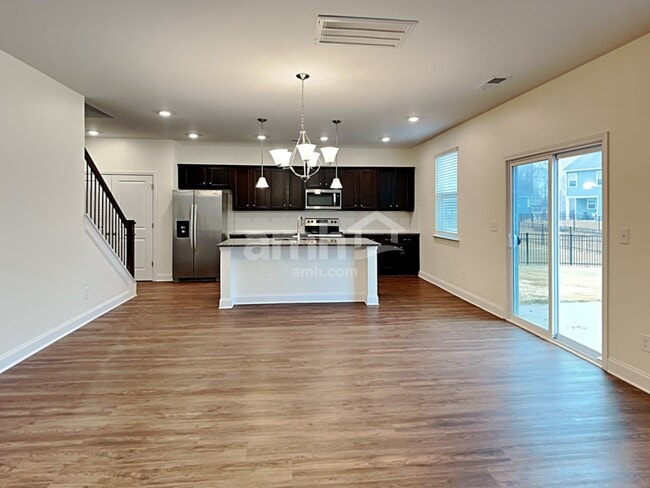 Foto del edificio - 2132 Laurel Vlg Cir