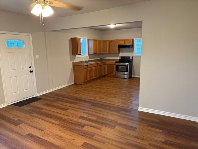 Building Photo - 1934 Austin Ave