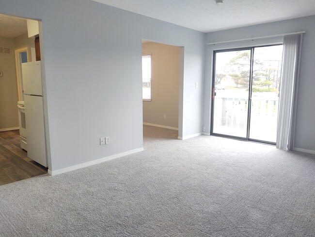 Building Photo - Kingsgate Village