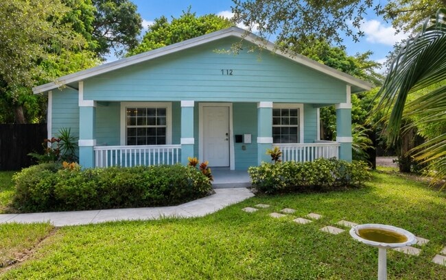 Building Photo - 712 NE 3rd Ave