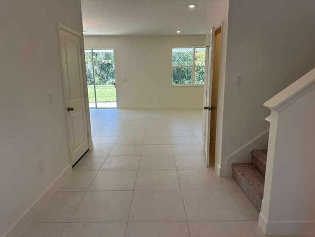 Foto del edificio - 3449 Sanctuary Dr