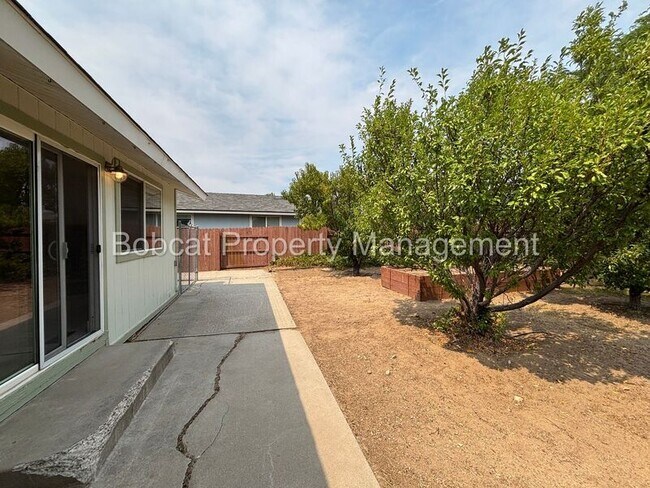 Foto del edificio - 3329 Somerset Way