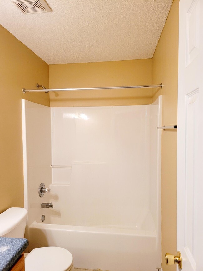Building Photo - 7 Sterling Ridge Ct