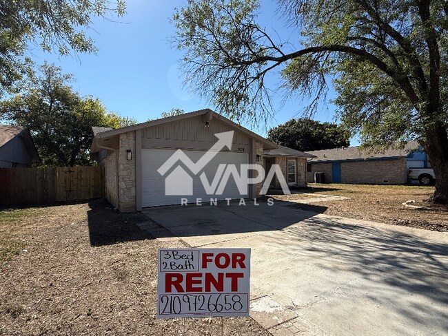 Foto del edificio - 9318 Adams Hill Dr