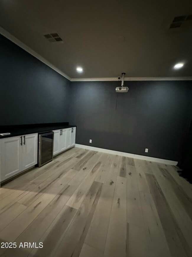 Foto del edificio - 3533 E Flower St