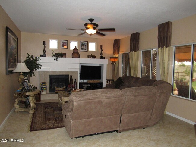 Foto del edificio - 42914 N Hudson Ct