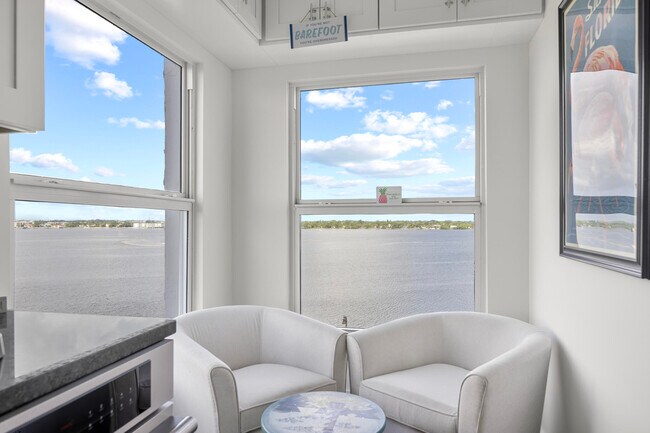 Foto del edificio - 3230 S Ocean Blvd