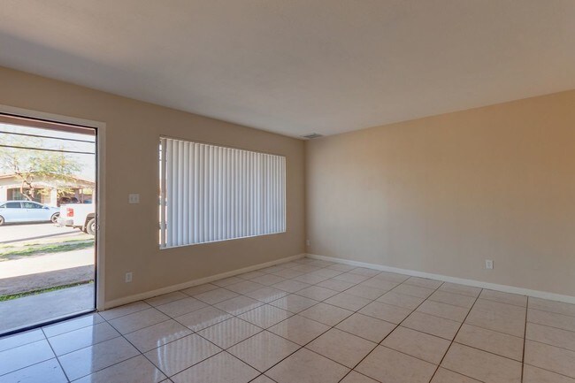 Building Photo - 3653 W Cavalier Dr