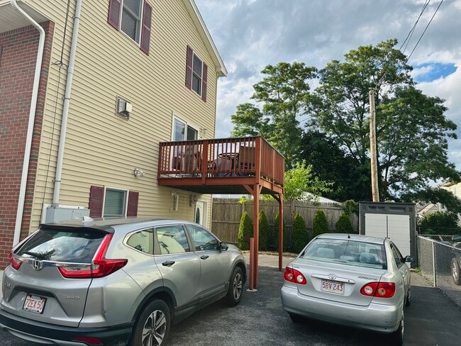 Building Photo - 209 Adams St
