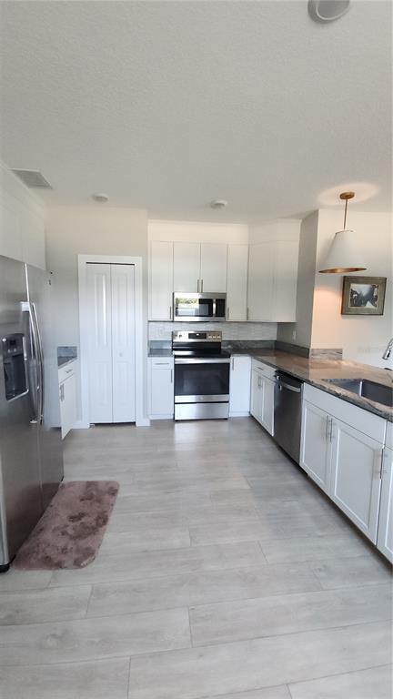 Foto del edificio - 6023 Interbay Blvd