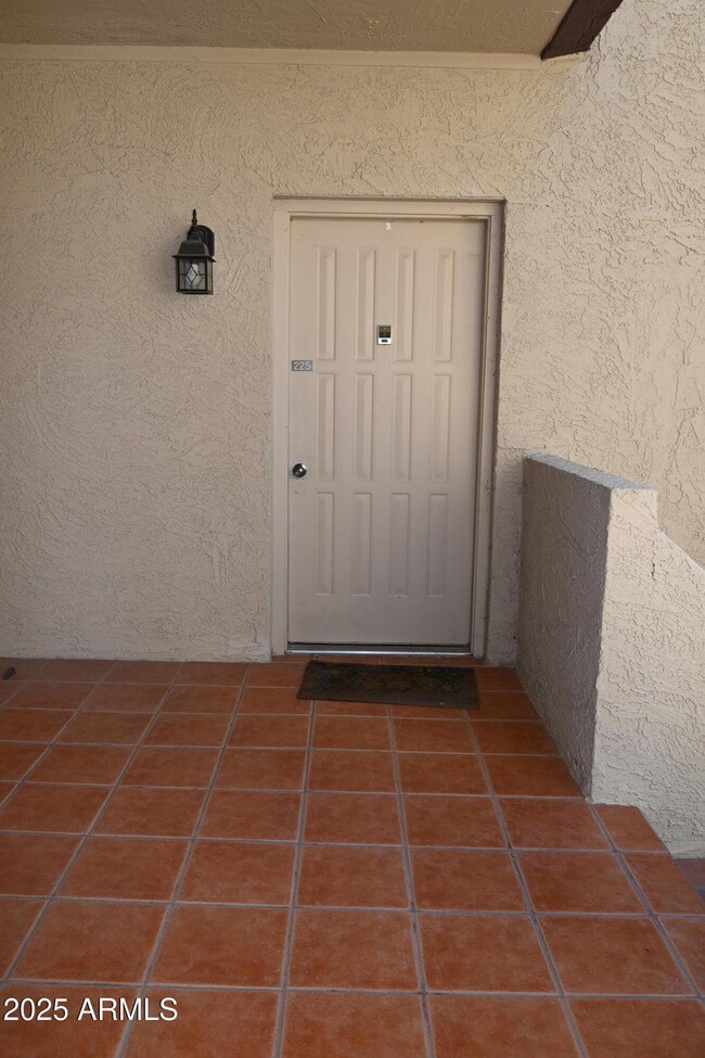 Building Photo - 8649 E Royal Palm Rd