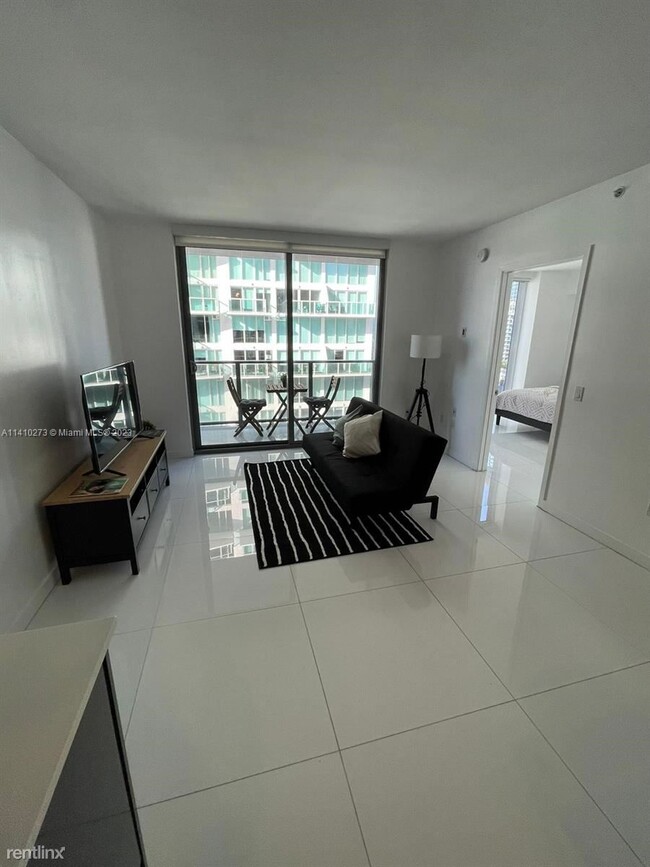 Foto del edificio - 1 br, 1.5 bath Condo - 31 SE 6th St Apt 1406