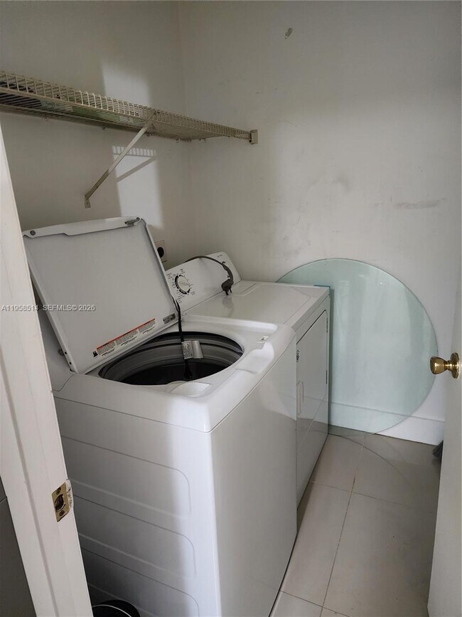 Foto del edificio - 4321 W McNab Rd