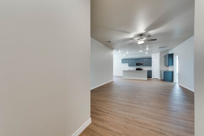 Building Photo - 1305 Hogback Wy