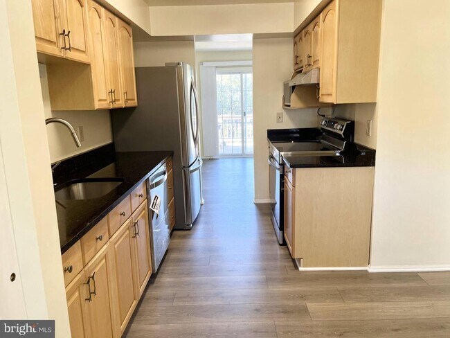 Foto del edificio - 5805 Bunker Woods Ln