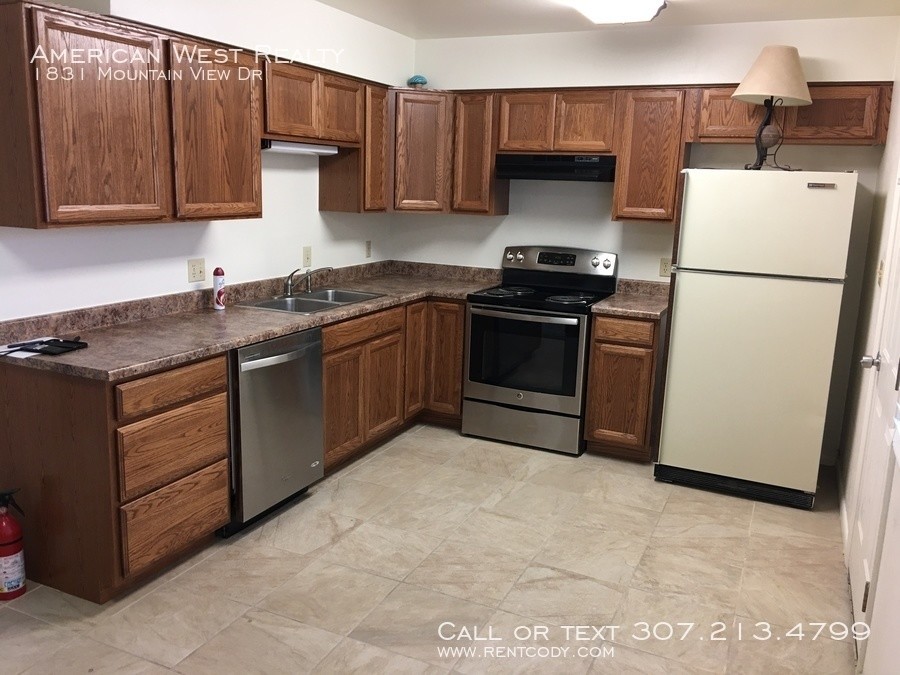 Primary Photo - 3bed / 1.5bath