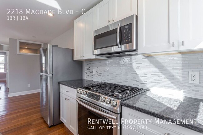 Foto del edificio - UPDATED 1 bedroom 1 bathroom apartment wit...
