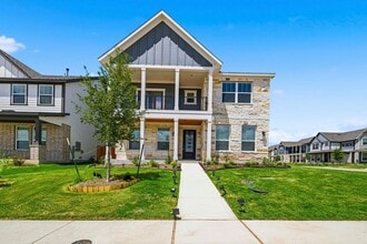Building Photo - 245 Leeland Dr