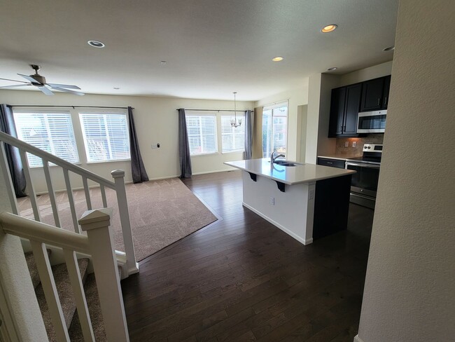 Building Photo - Three Bedroom Home Available In the Candel...
