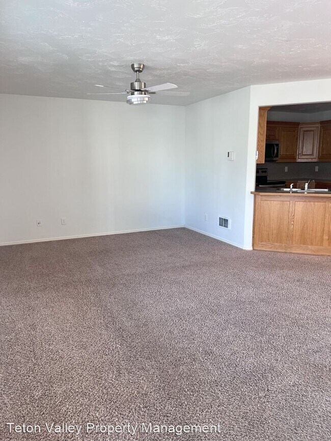 Foto del edificio - 3 br, 1.5 bath House - 30 Cedron Road Unit 2