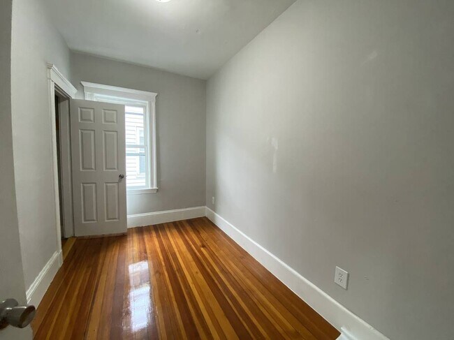 Foto del edificio - 19 Roseclair St