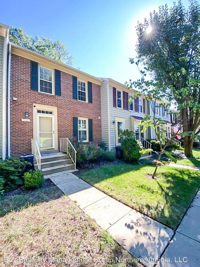 Building Photo - 2 br, 2.5 bath House - 7447 Hatherleigh Ct