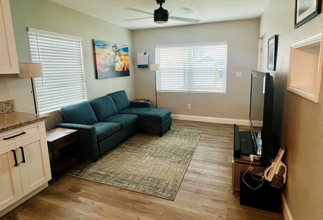 Foto del edificio - 401 S Mars Ave