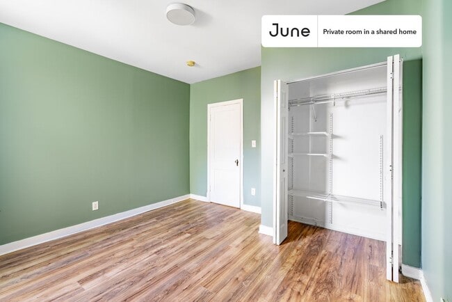 Building Photo - Private bedroom in 2 bed/1 bath Home