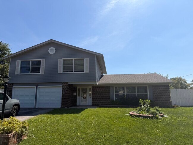 Building Photo - 7791 Sherwood Cir S