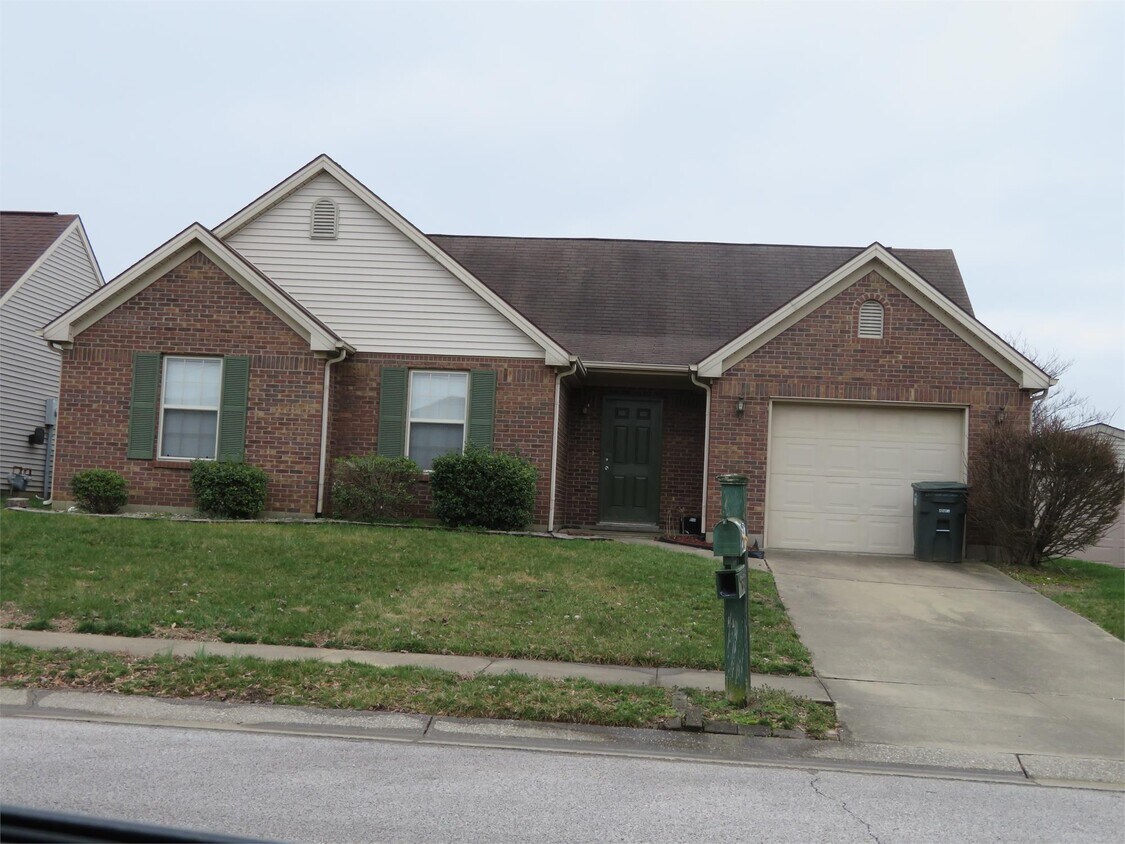 2527 Heartland Greens Pt, Owensboro, KY 42303 House Rental in