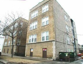 Building Photo - 4042 N Southport Ave