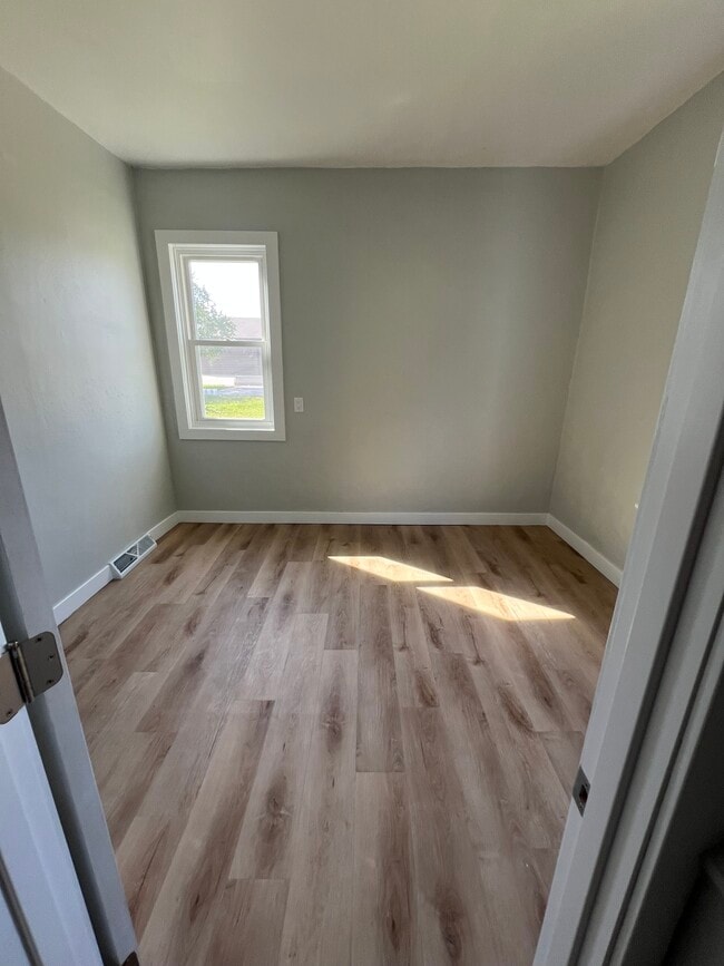 Bedroom - 515 Railroad St