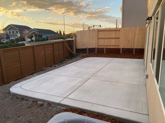 Building Photo - 1112 Buckwheat Wy