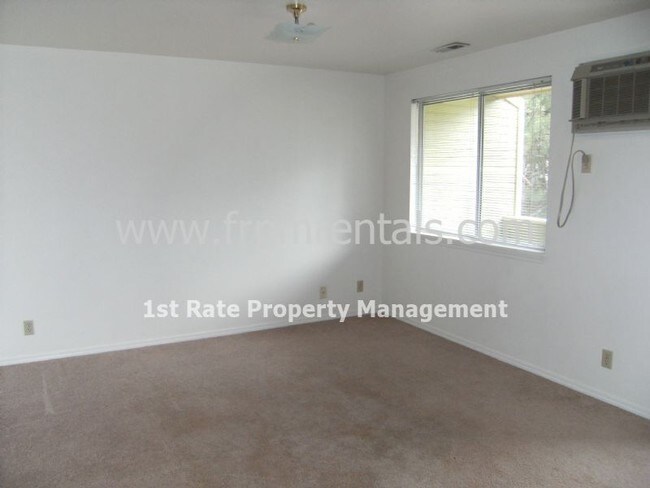 Building Photo - 2833 W Malad St