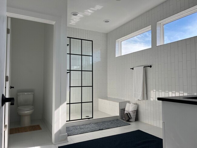 Foto del edificio - 3807 E 51st St