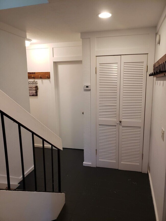 Building Photo - SKI LEASE: Secluded West Shore Condo backe...