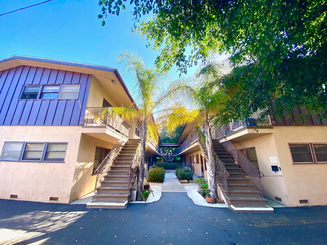 Foto principal - 2956-3022 S. Robertson Blvd