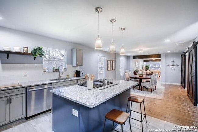Adorable 3 bedroom 2 bath Minutes from N S... - Adorable 3 bedroom 2 bath Minutes from N S... House