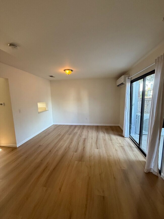Foto del edificio - Westland Estates 2 Bedroom 2.5 Bathroom Condo