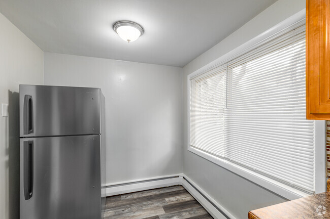 2 BR, 1 BA - 650SF - Dining Area - Ridley Mews Apartments